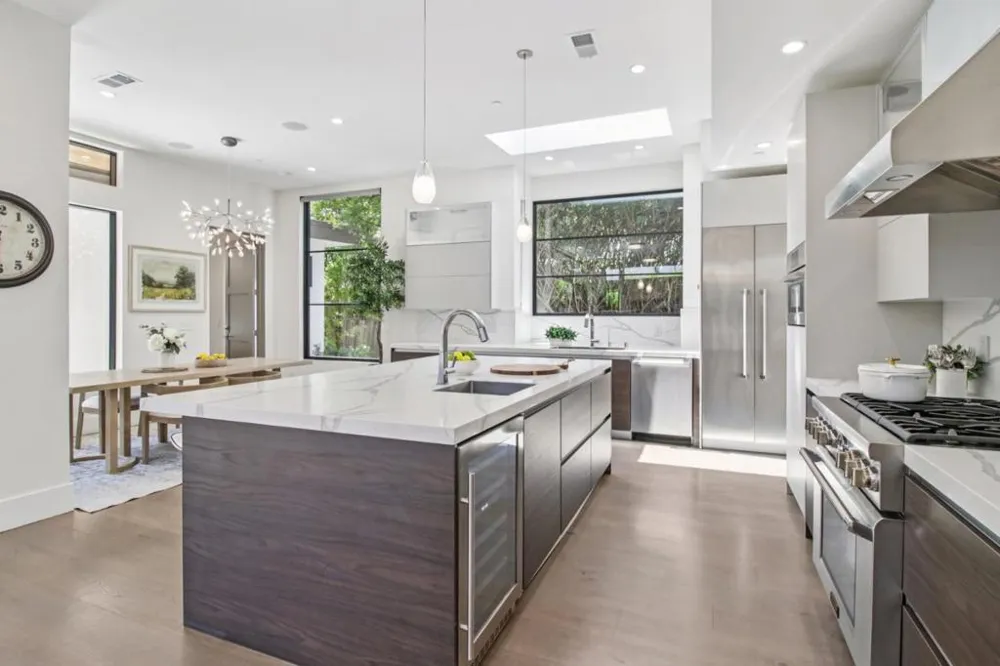 2280 Saint Francis Drive Palo Alto, CA 94303
