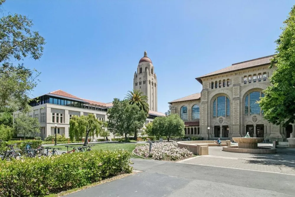 2280 Saint Francis Drive Palo Alto, CA 94303