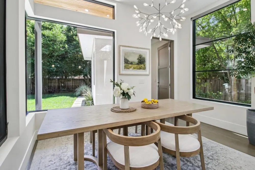 2280 Saint Francis Drive Palo Alto, CA 94303