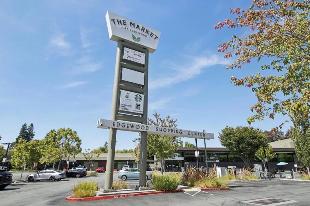 2280 Saint Francis Drive Palo Alto, CA 94303