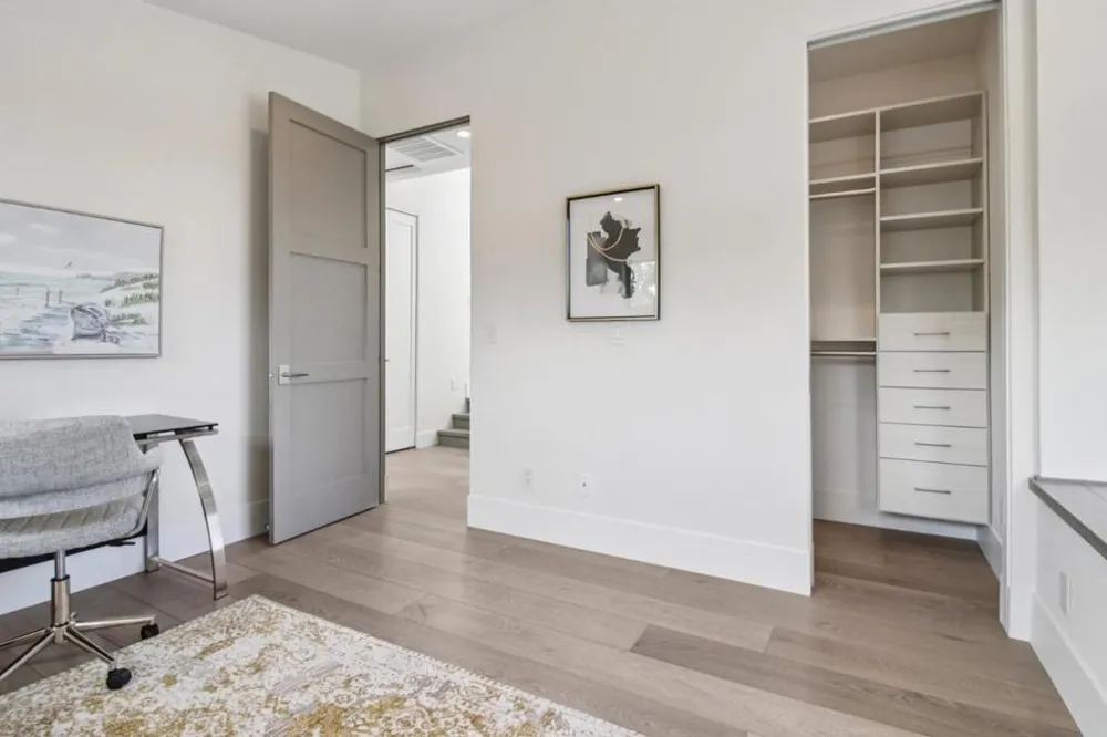 2280 Saint Francis Drive Palo Alto, CA 94303