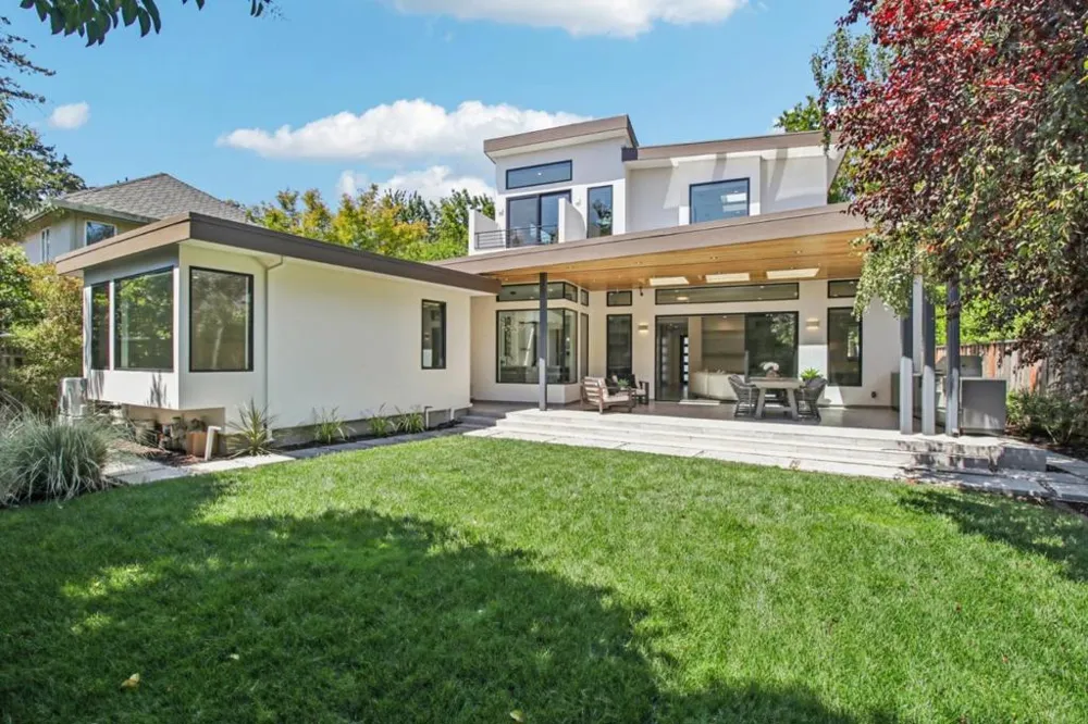 2280 Saint Francis Drive Palo Alto, CA 94303