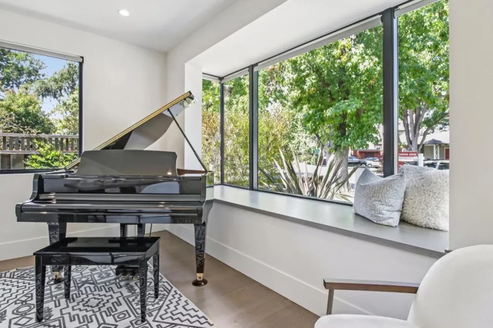 2280 Saint Francis Drive Palo Alto, CA 94303