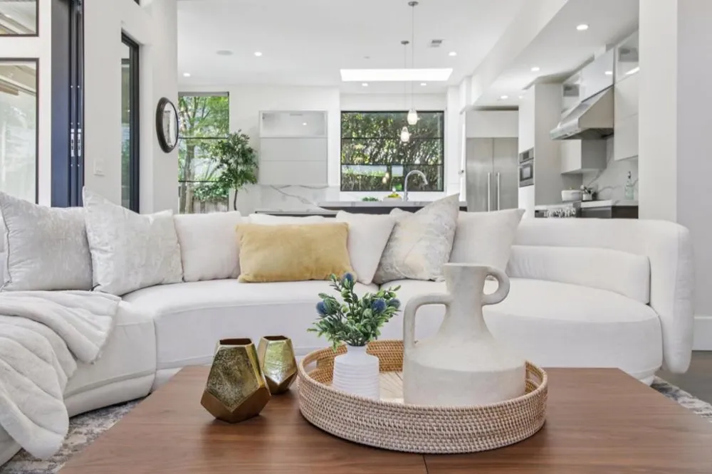2280 Saint Francis Drive Palo Alto, CA 94303