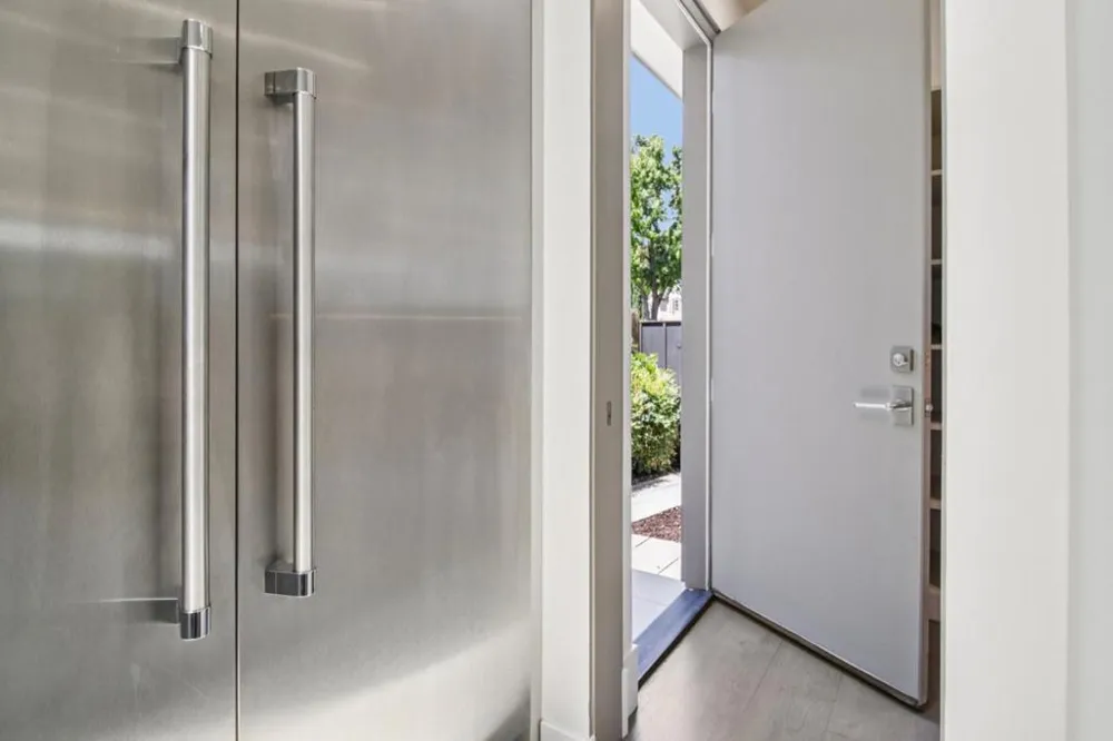 2280 Saint Francis Drive Palo Alto, CA 94303