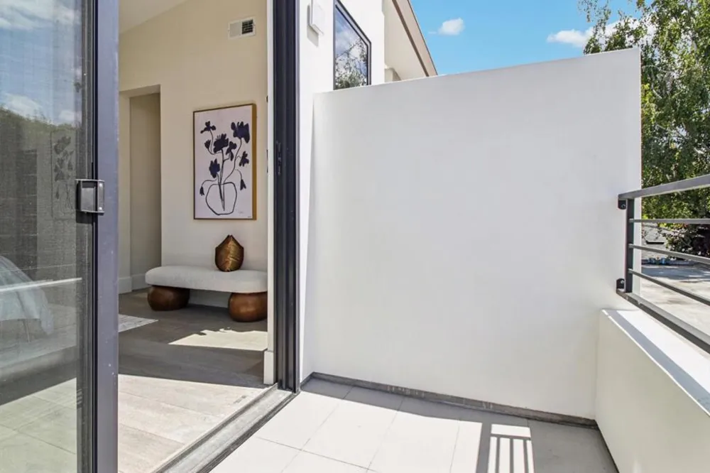 2280 Saint Francis Drive Palo Alto, CA 94303
