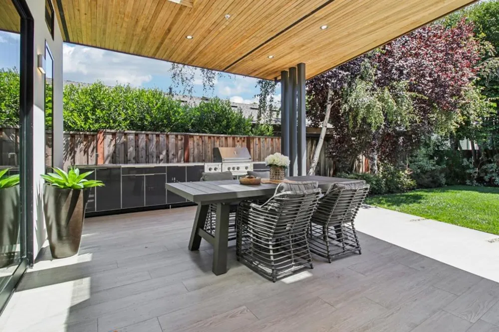 2280 Saint Francis Drive Palo Alto, CA 94303