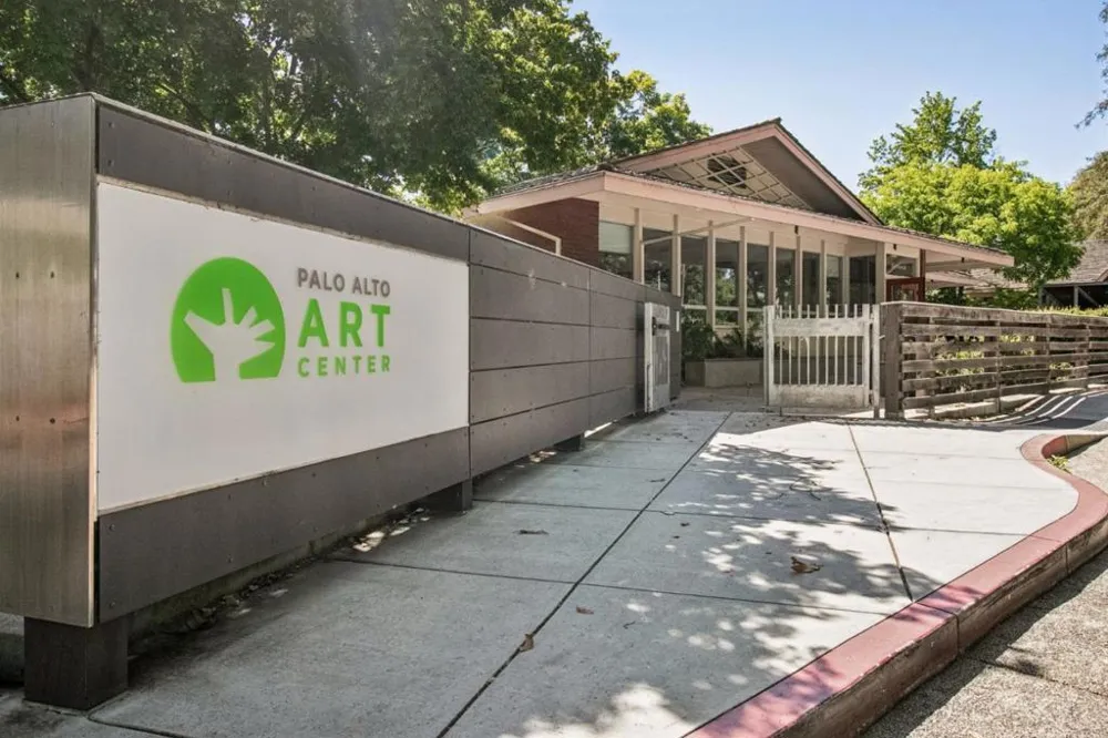 2280 Saint Francis Drive Palo Alto, CA 94303