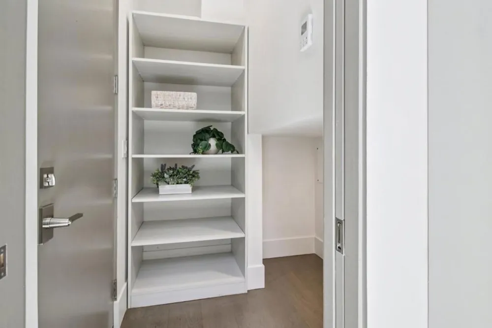 2280 Saint Francis Drive Palo Alto, CA 94303