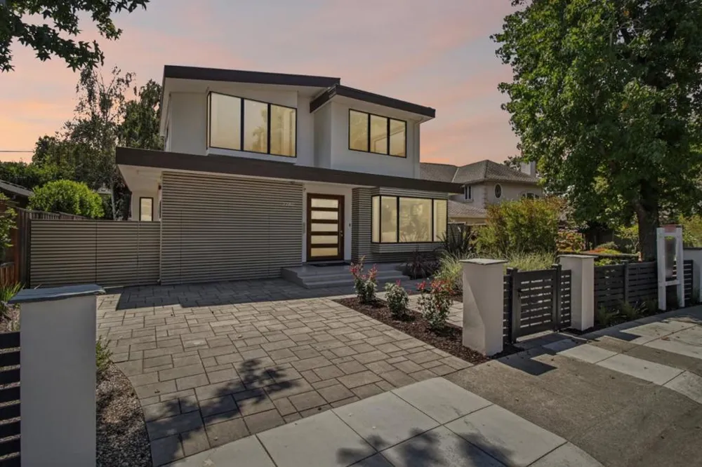 2280 Saint Francis Drive Palo Alto, CA 94303