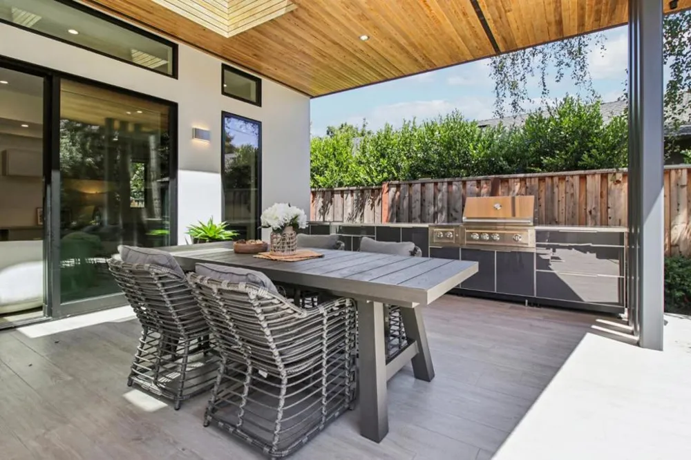 2280 Saint Francis Drive Palo Alto, CA 94303