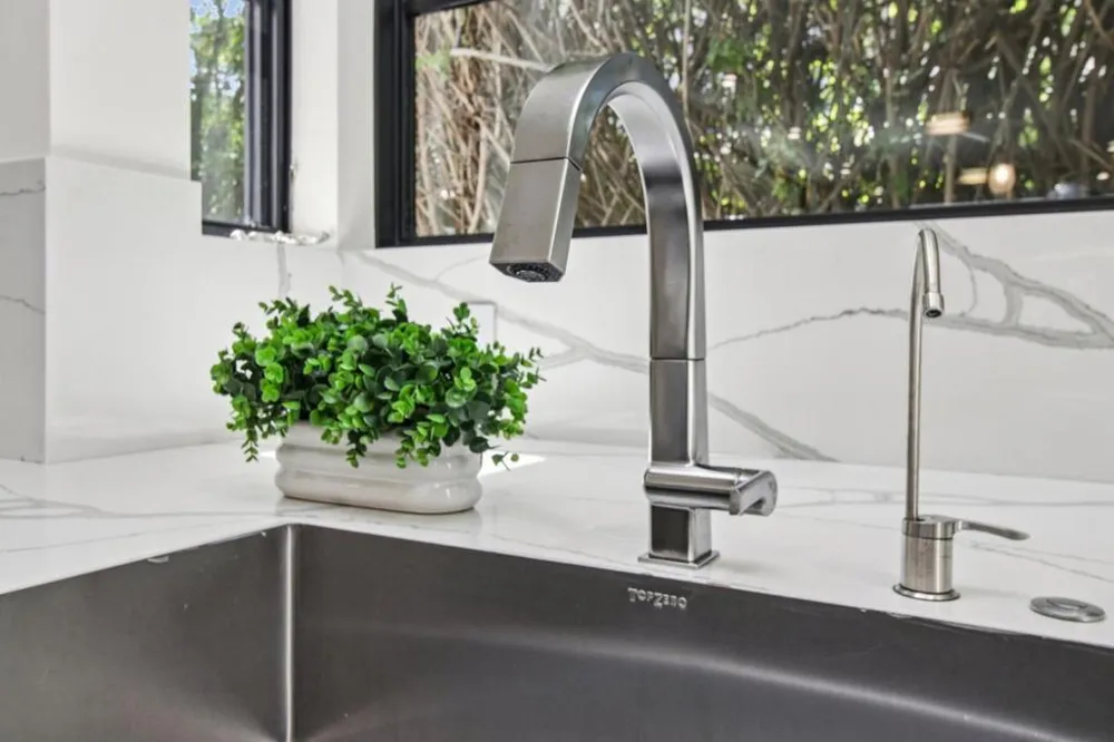 2280 Saint Francis Drive Palo Alto, CA 94303