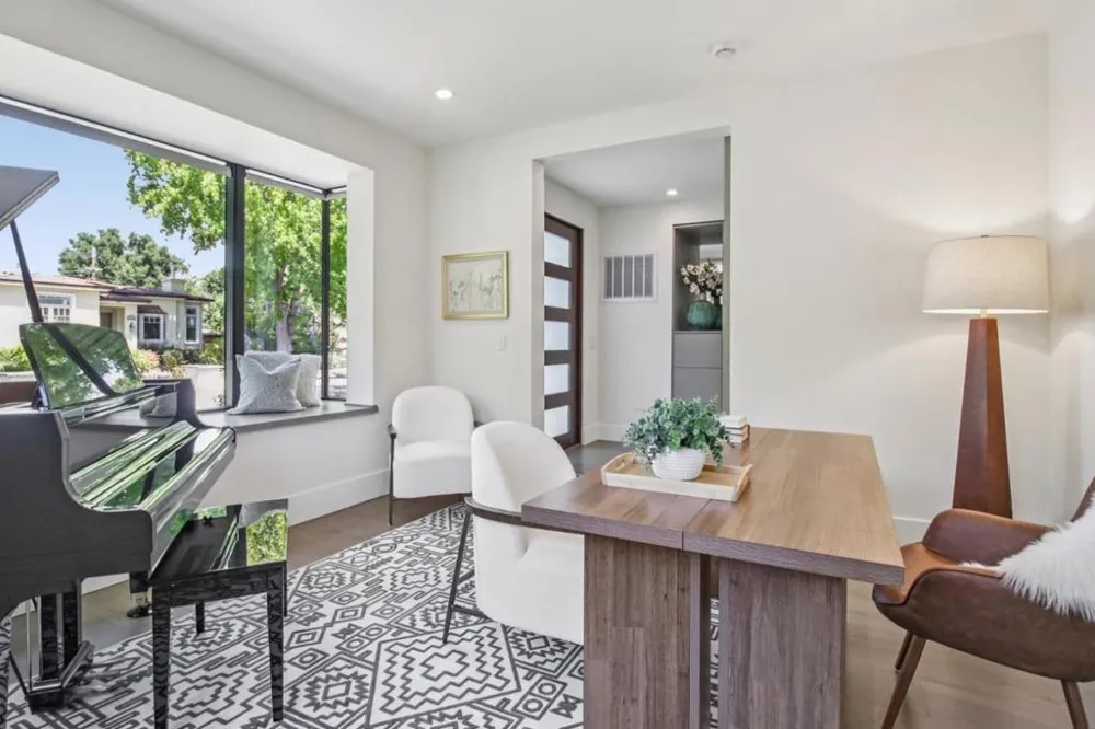 2280 Saint Francis Drive Palo Alto, CA 94303