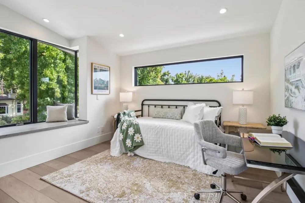 2280 Saint Francis Drive Palo Alto, CA 94303