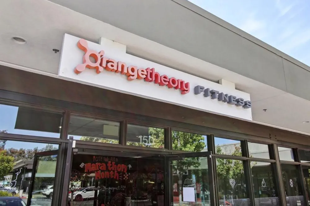 2280 Saint Francis Drive Palo Alto, CA 94303