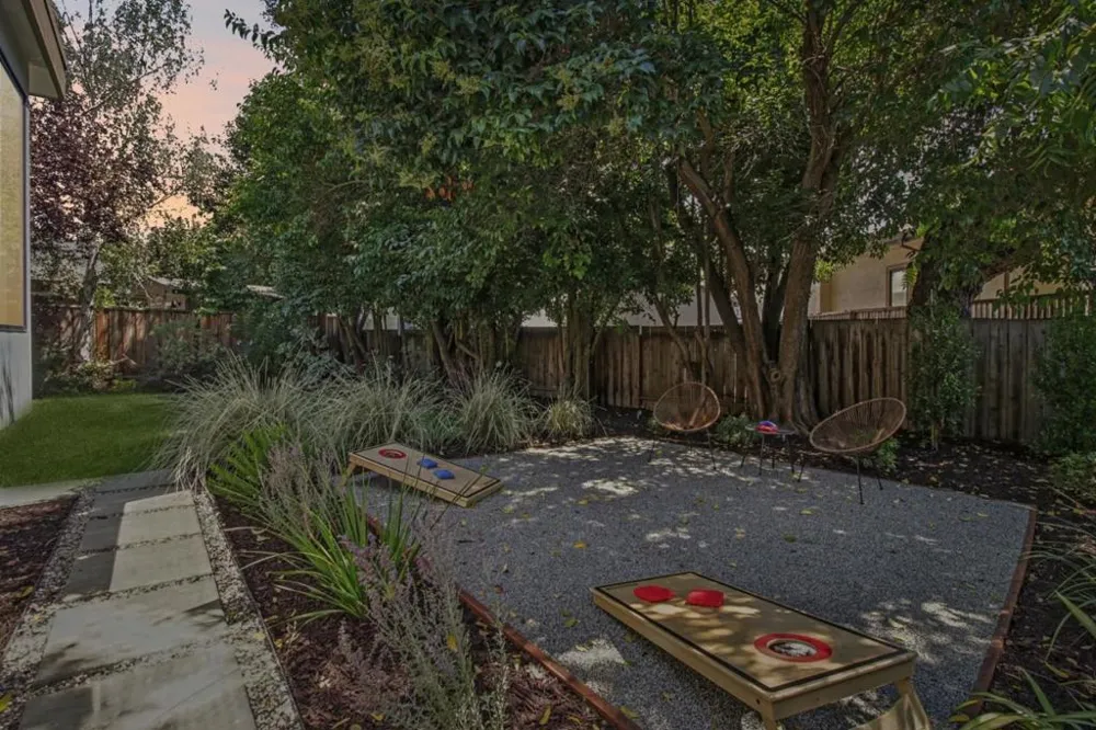 2280 Saint Francis Drive Palo Alto, CA 94303