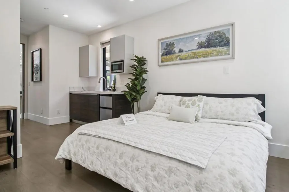 2280 Saint Francis Drive Palo Alto, CA 94303