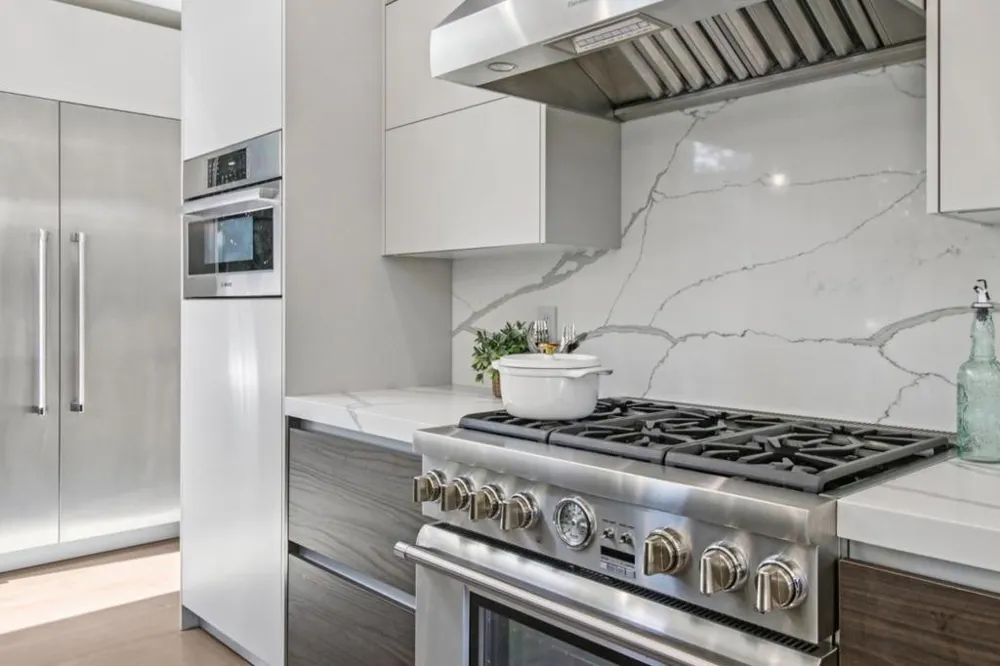 2280 Saint Francis Drive Palo Alto, CA 94303