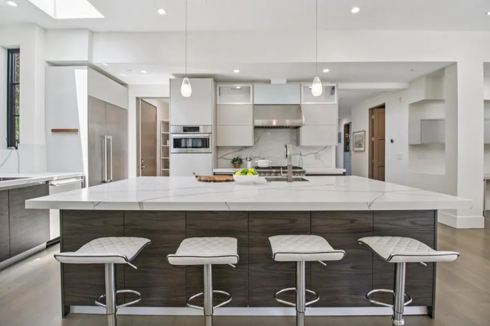 2280 Saint Francis Drive Palo Alto, CA 94303