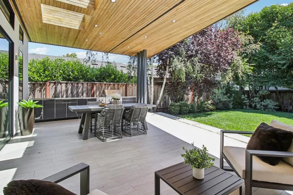 2280 Saint Francis Drive Palo Alto, CA 94303