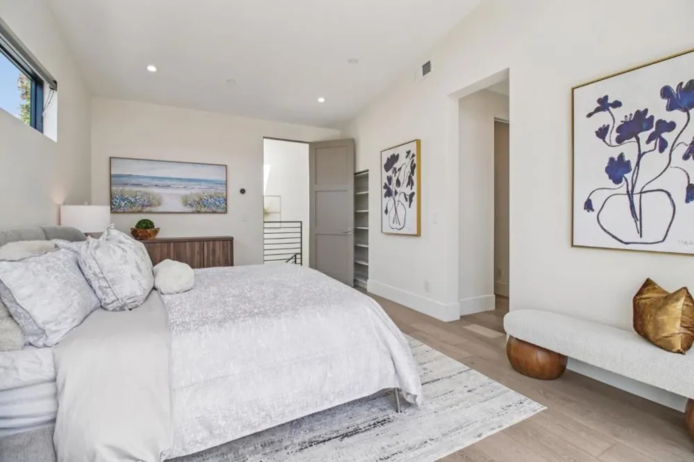 2280 Saint Francis Drive Palo Alto, CA 94303