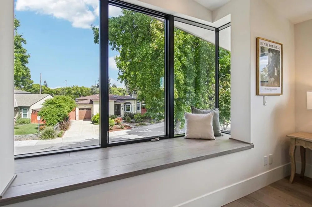 2280 Saint Francis Drive Palo Alto, CA 94303
