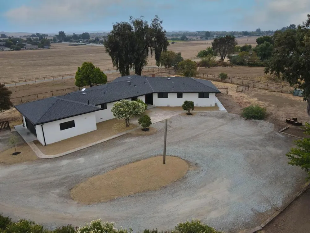 1667 Santa Ana Road Hollister, CA 95023