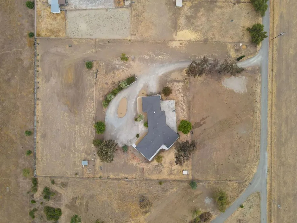1667 Santa Ana Road Hollister, CA 95023