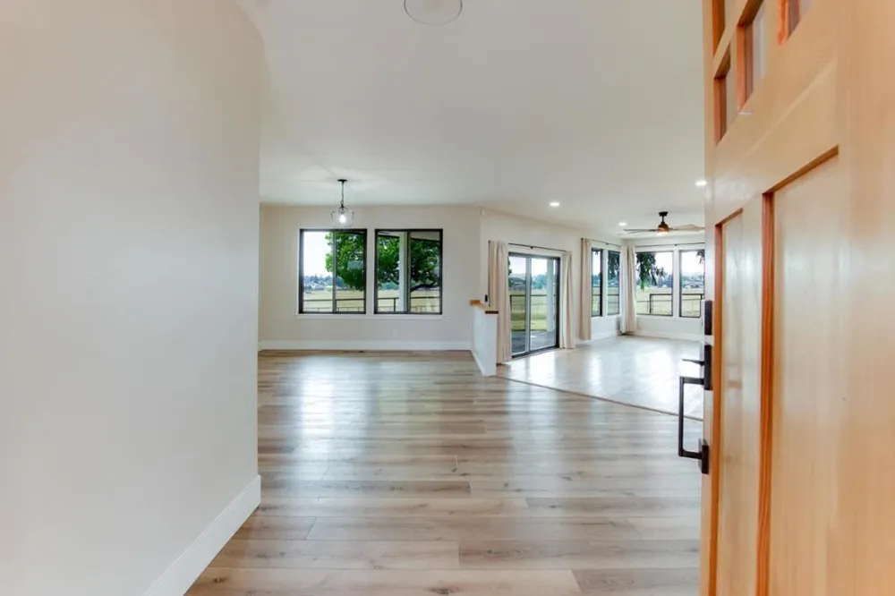 1667 Santa Ana Road Hollister, CA 95023
