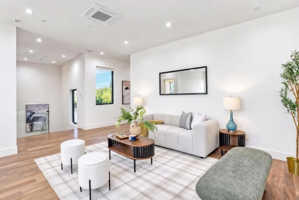 15218 Stratford Drive San Jose, CA 95124
