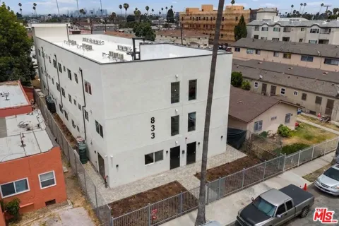 833 W 84th Street
