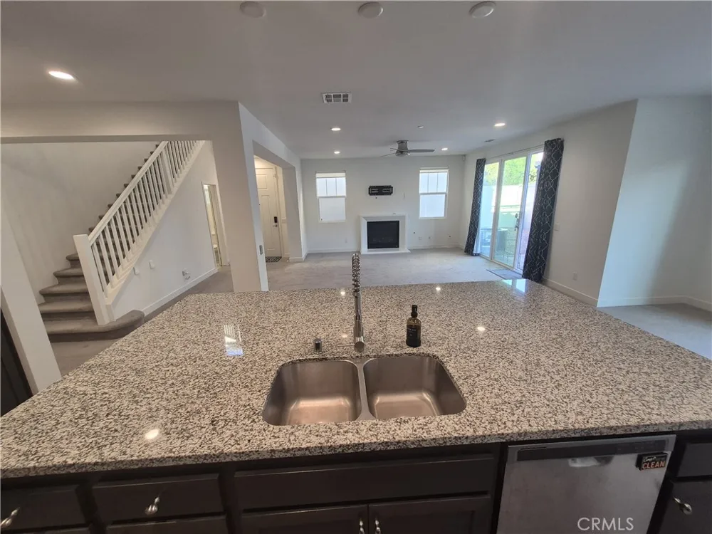 38565 Fairfield heights Murrieta, CA 92563