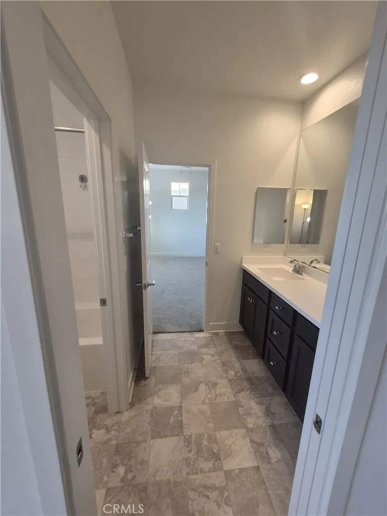 38565 Fairfield heights Murrieta, CA 92563