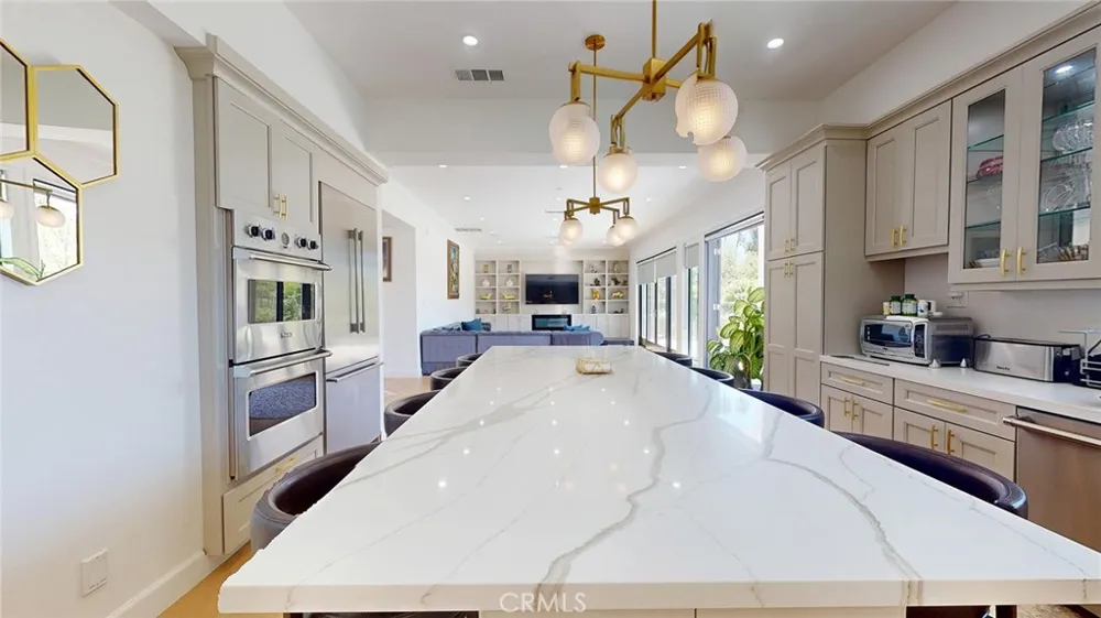 276 Capri Simi Valley, CA 93065