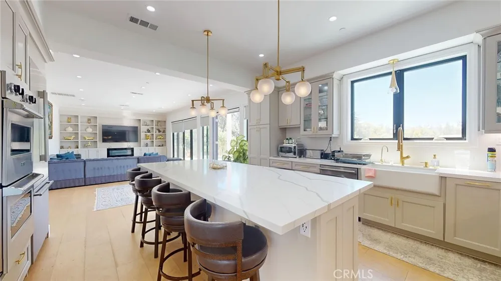 276 Capri Simi Valley, CA 93065