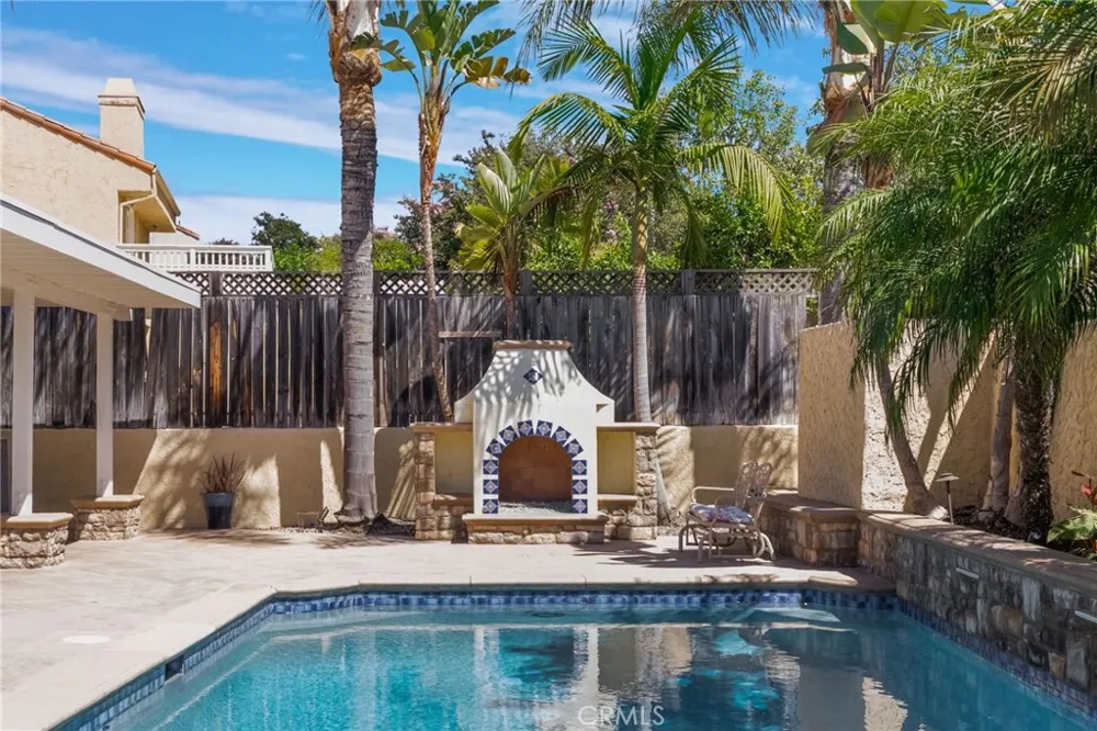 24592 Linda Flora Laguna Hills, CA 92653
