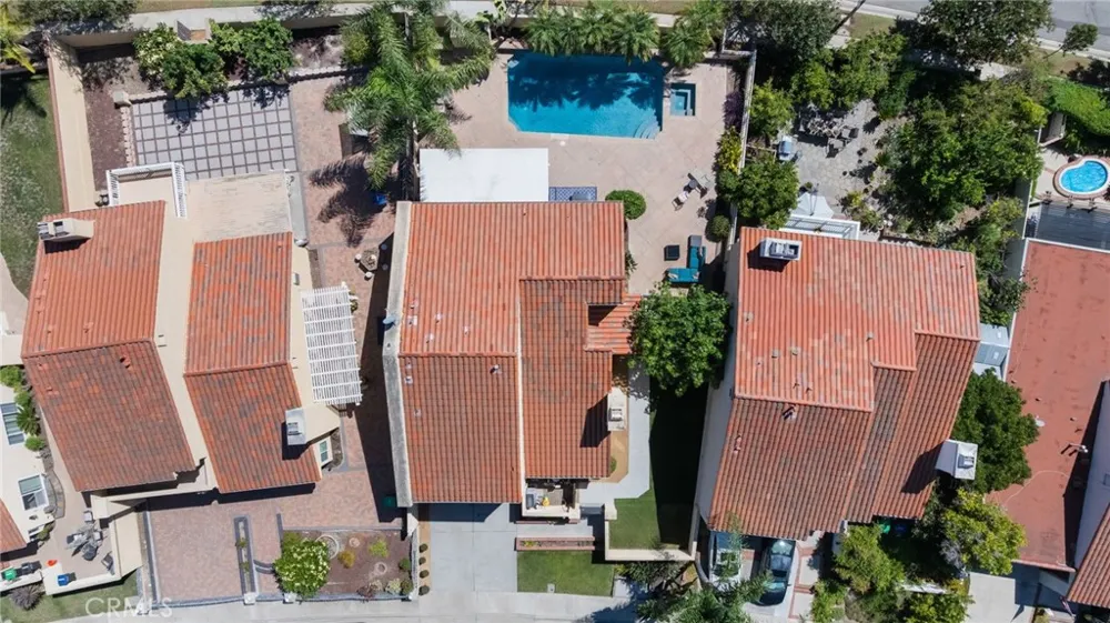 24592 Linda Flora Laguna Hills, CA 92653