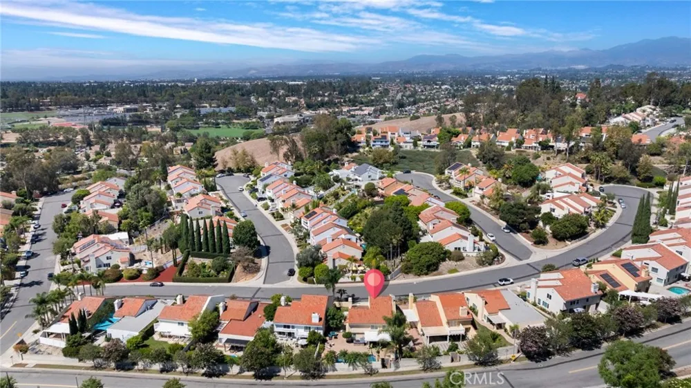 24592 Linda Flora Laguna Hills, CA 92653