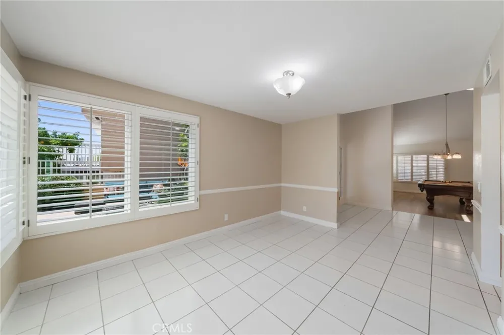 24592 Linda Flora Laguna Hills, CA 92653