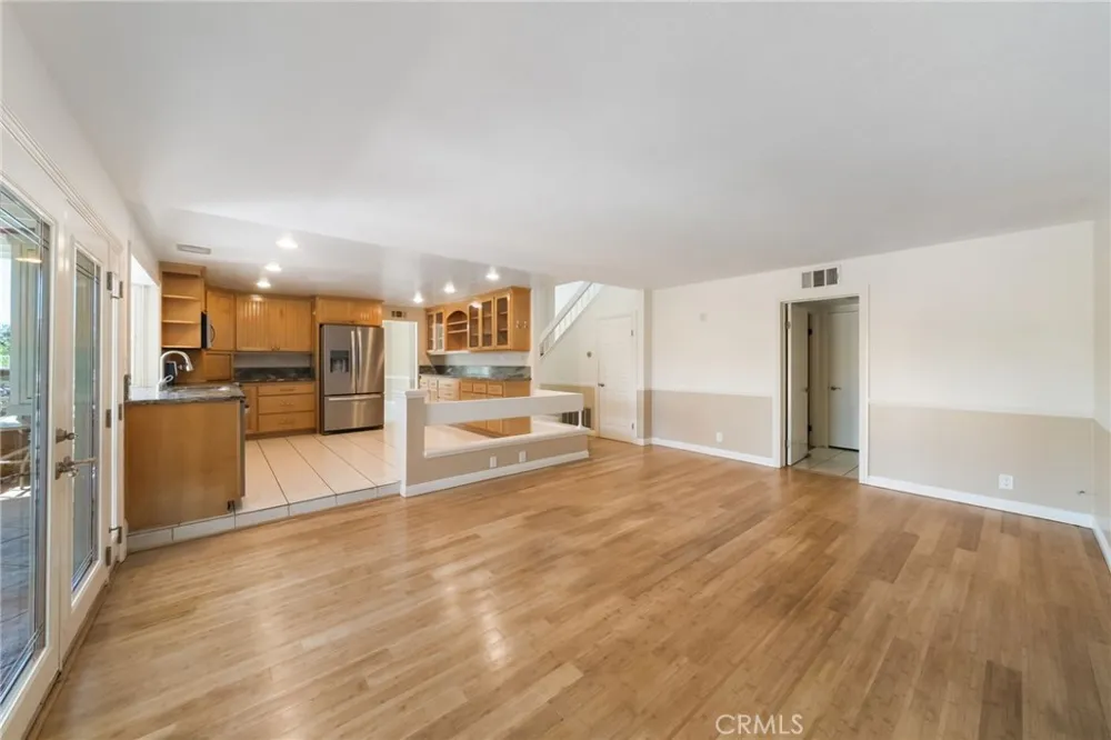 24592 Linda Flora Laguna Hills, CA 92653