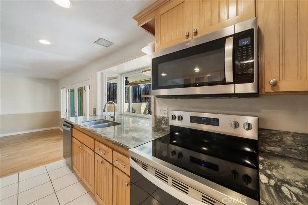 24592 Linda Flora Laguna Hills, CA 92653