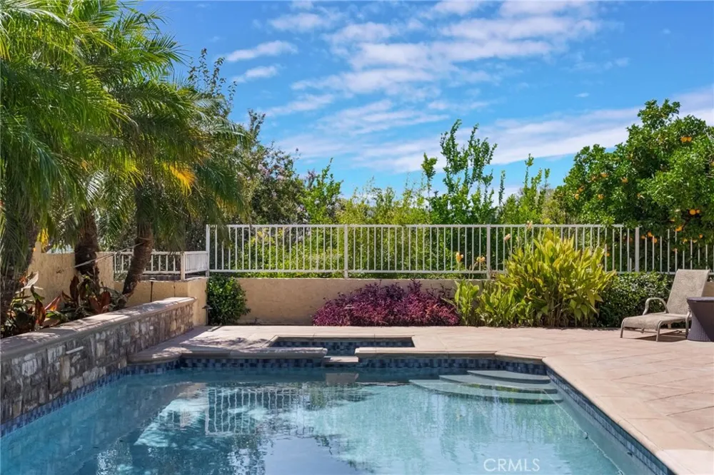 24592 Linda Flora Laguna Hills, CA 92653