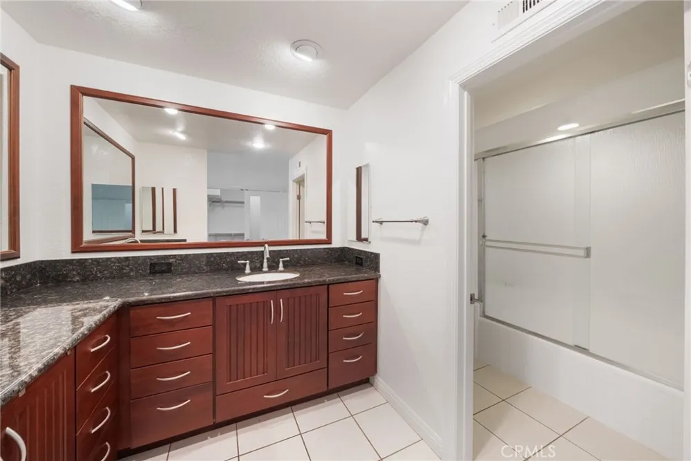 24592 Linda Flora Laguna Hills, CA 92653