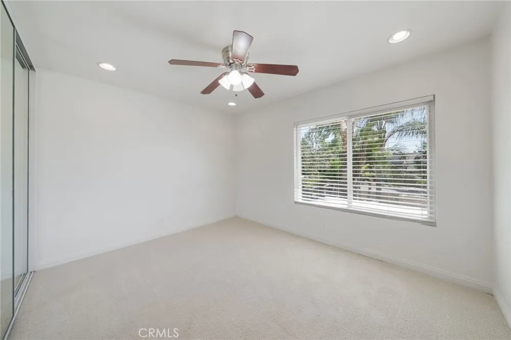 24592 Linda Flora Laguna Hills, CA 92653