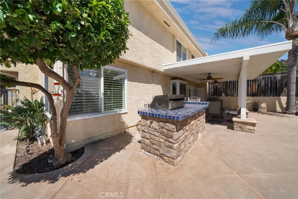 24592 Linda Flora Laguna Hills, CA 92653