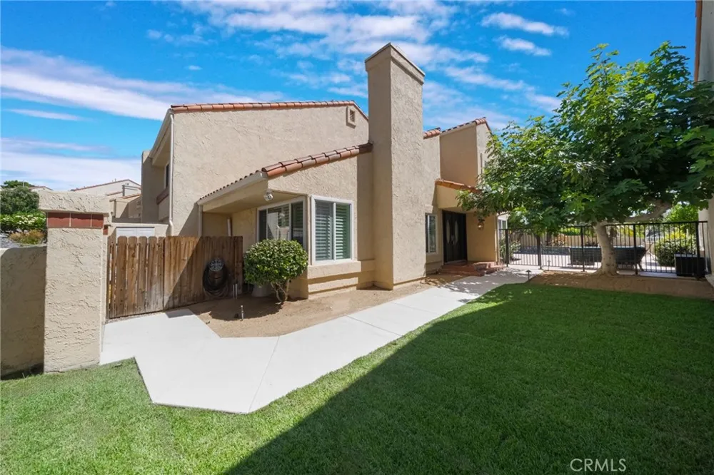 24592 Linda Flora Laguna Hills, CA 92653