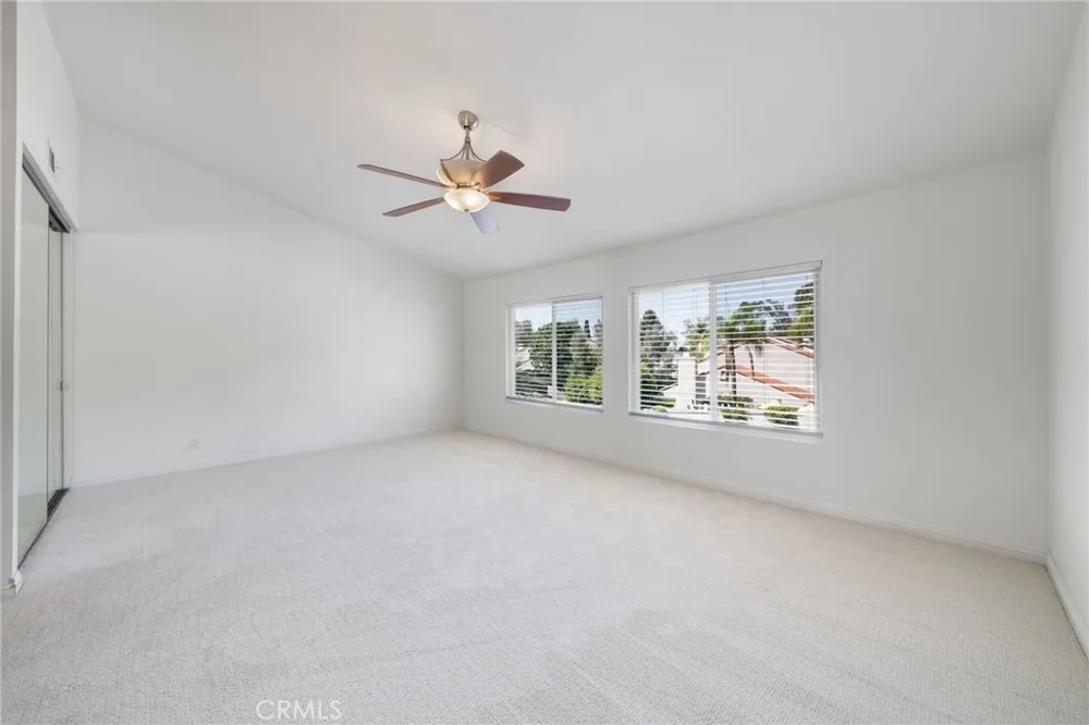 24592 Linda Flora Laguna Hills, CA 92653