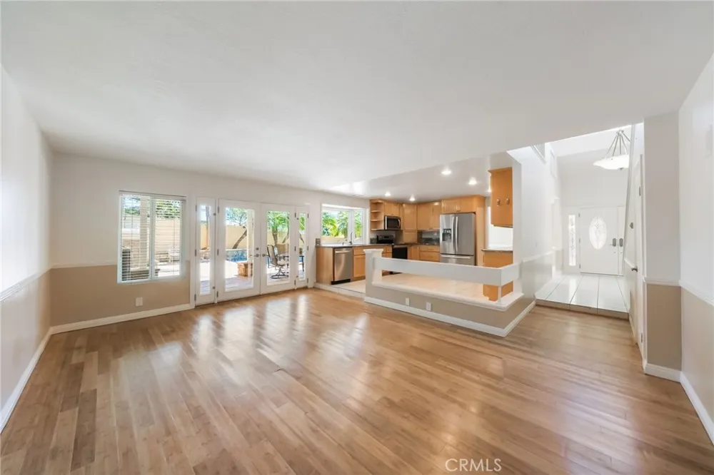 24592 Linda Flora Laguna Hills, CA 92653
