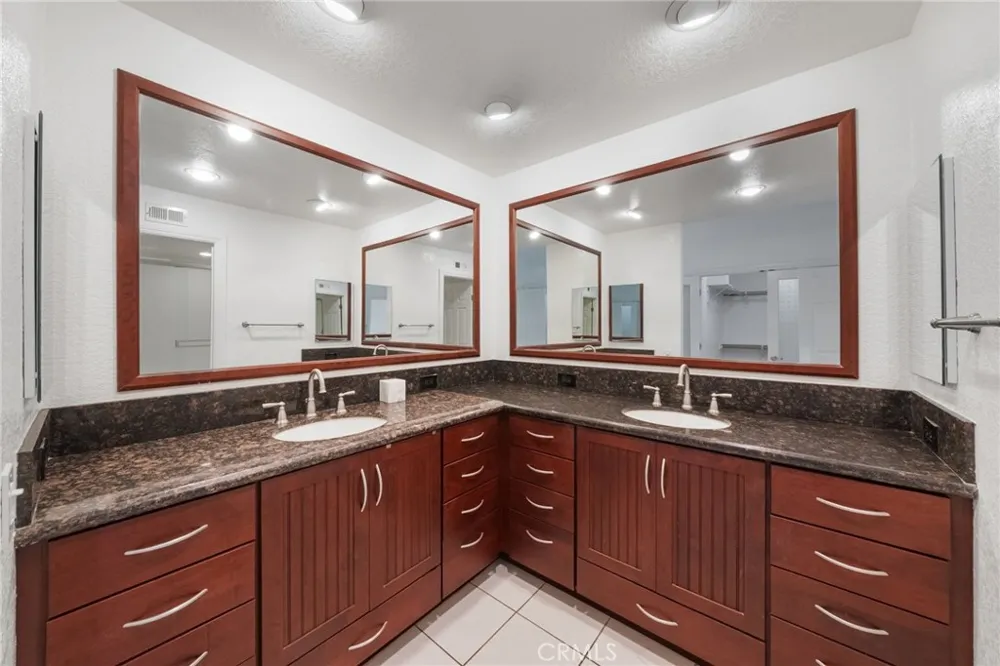 24592 Linda Flora Laguna Hills, CA 92653