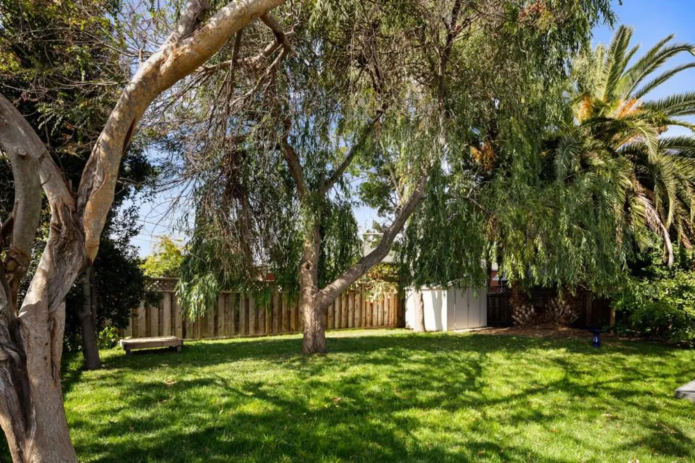 3242 Fair Oaks Avenue Redwood City, CA 94063